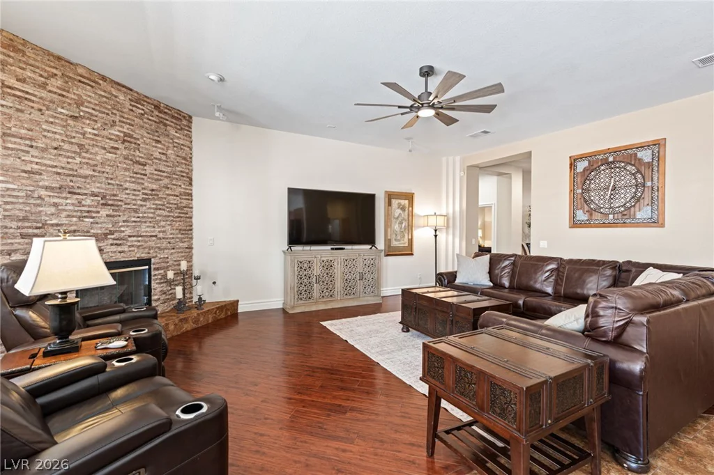 212 Cliff Valley, Las Vegas, NV 89148