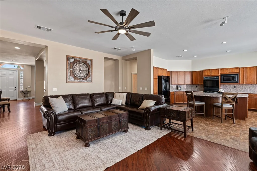 212 Cliff Valley, Las Vegas, NV 89148
