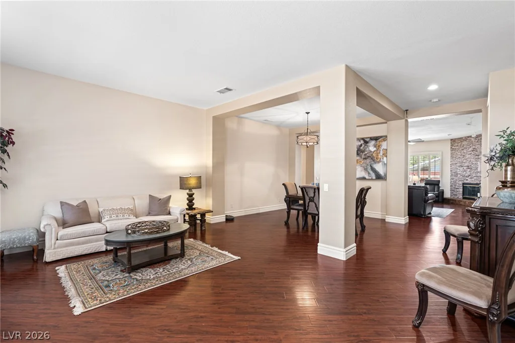 212 Cliff Valley, Las Vegas, NV 89148