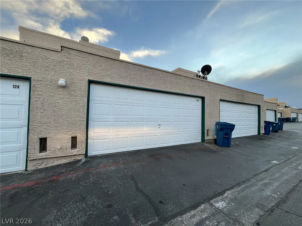 6750 Del Rey, Las Vegas, NV 89146