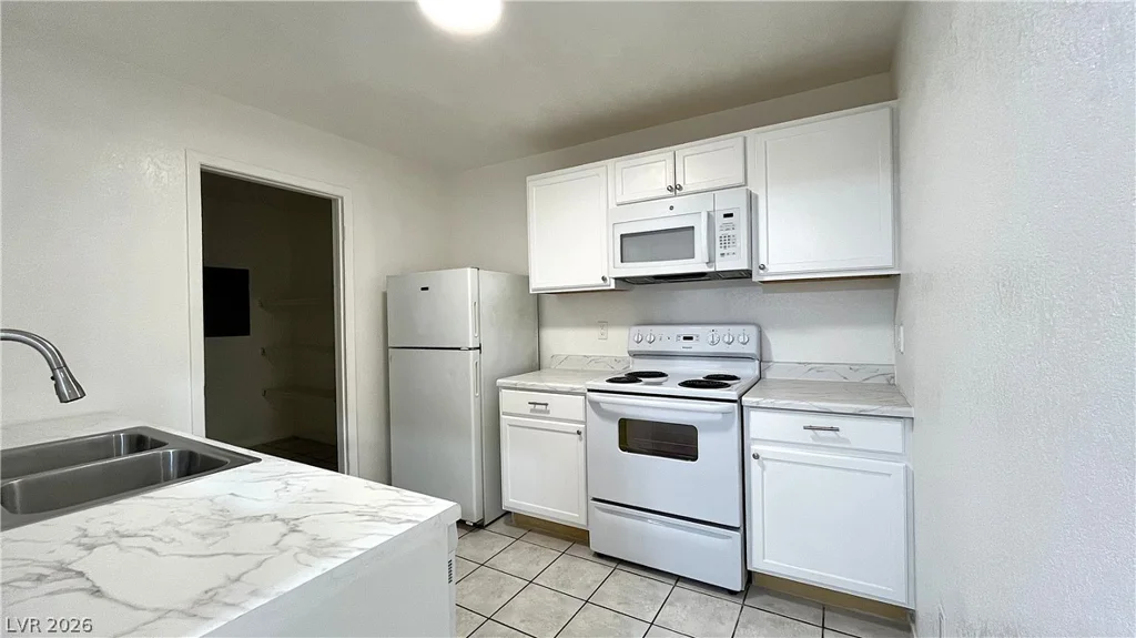 6750 Del Rey, Las Vegas, NV 89146