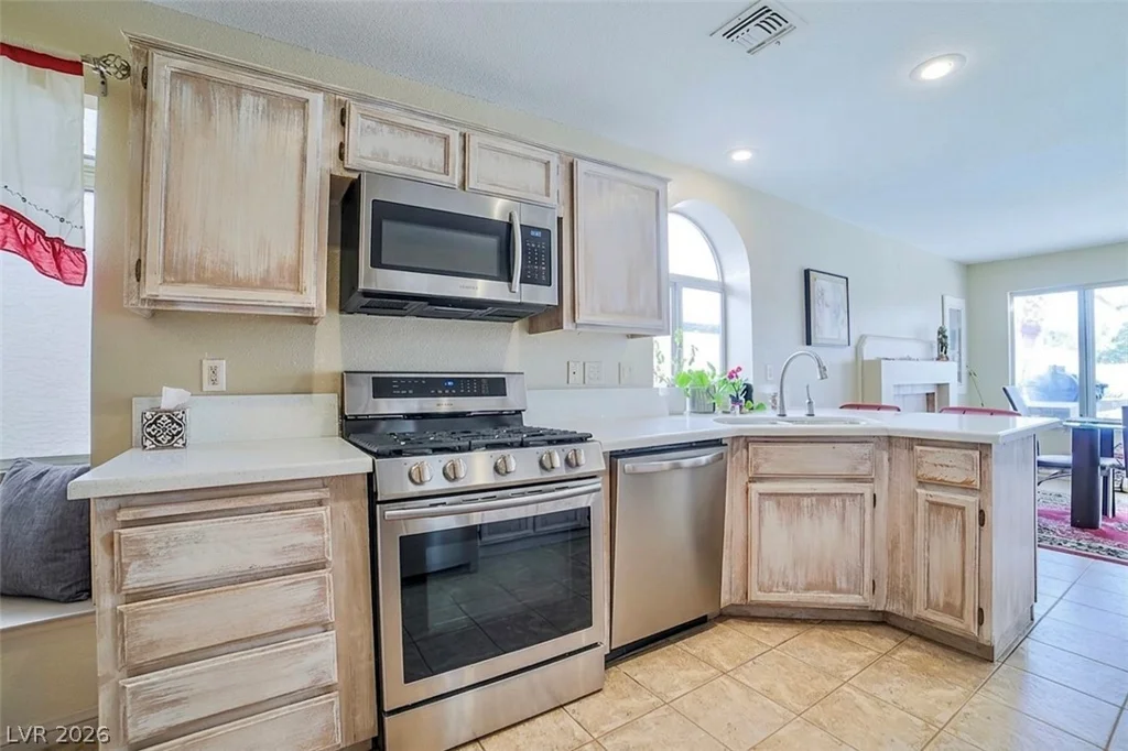 9821 Virginia Woods, Las Vegas, NV 89117