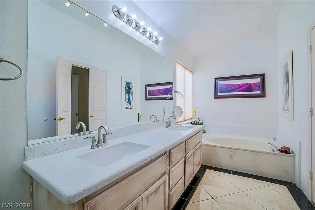 9821 Virginia Woods, Las Vegas, NV 89117