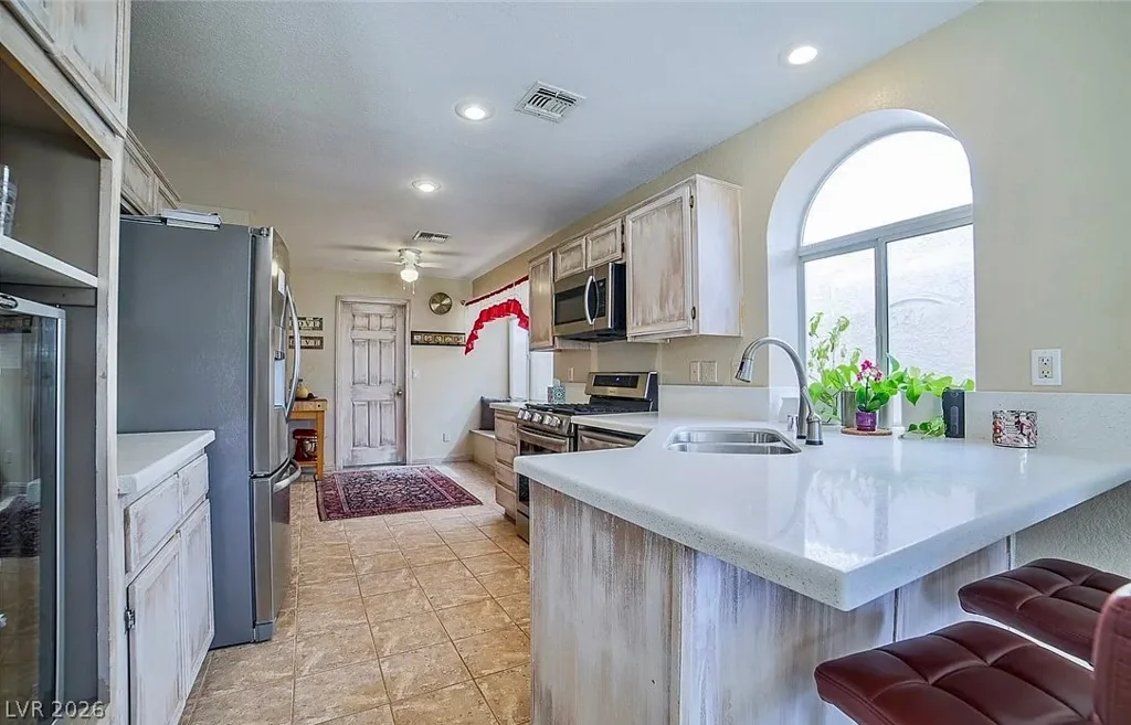 9821 Virginia Woods, Las Vegas, NV 89117