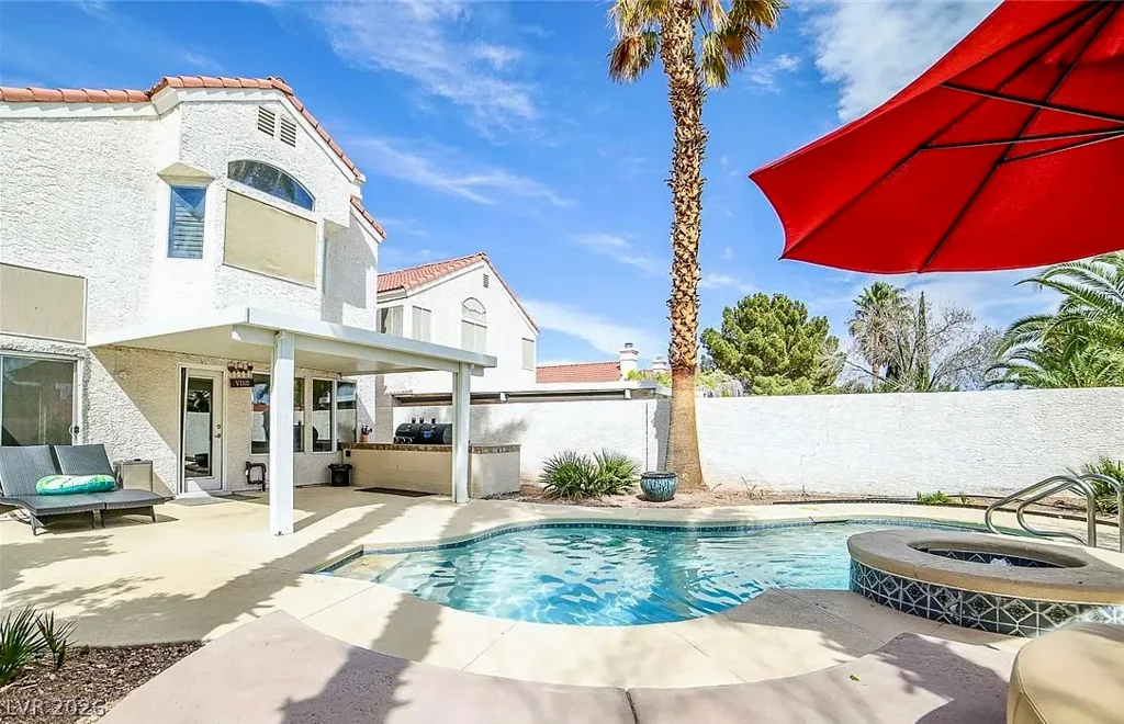 9821 Virginia Woods, Las Vegas, NV 89117