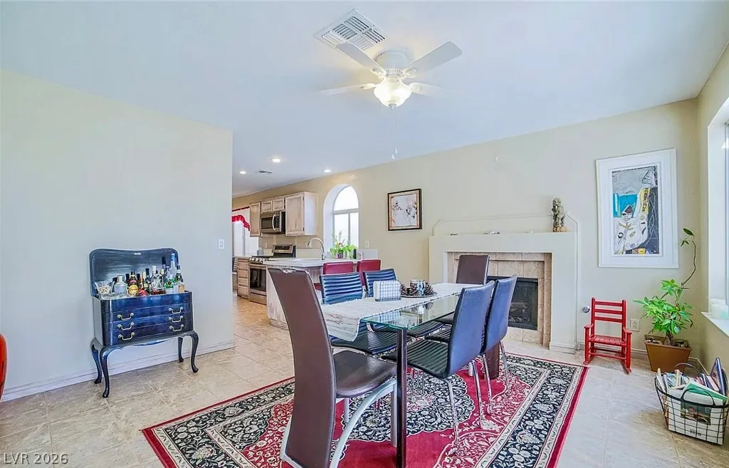 9821 Virginia Woods, Las Vegas, NV 89117