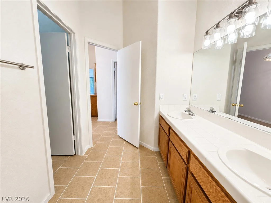 2054 Cardigan, North Las Vegas, NV 89032
