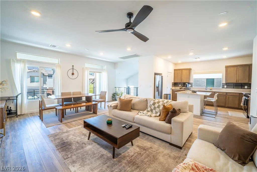 5867 Gossamer Stone, Las Vegas, NV 89141