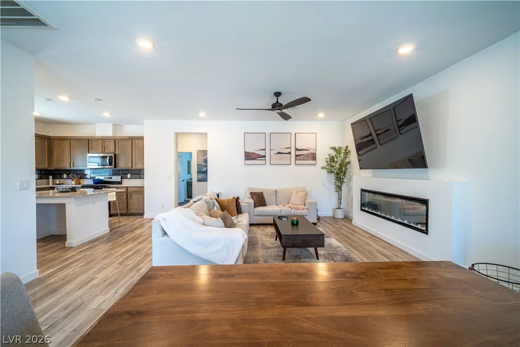 5867 Gossamer Stone, Las Vegas, NV 89141