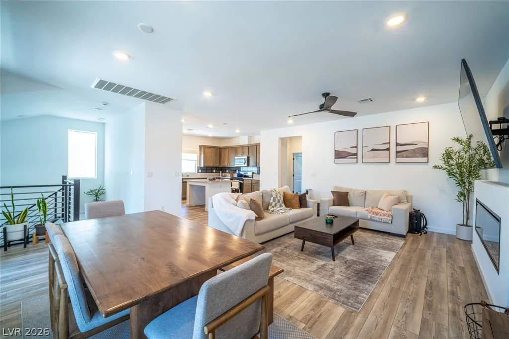 5867 Gossamer Stone, Las Vegas, NV 89141