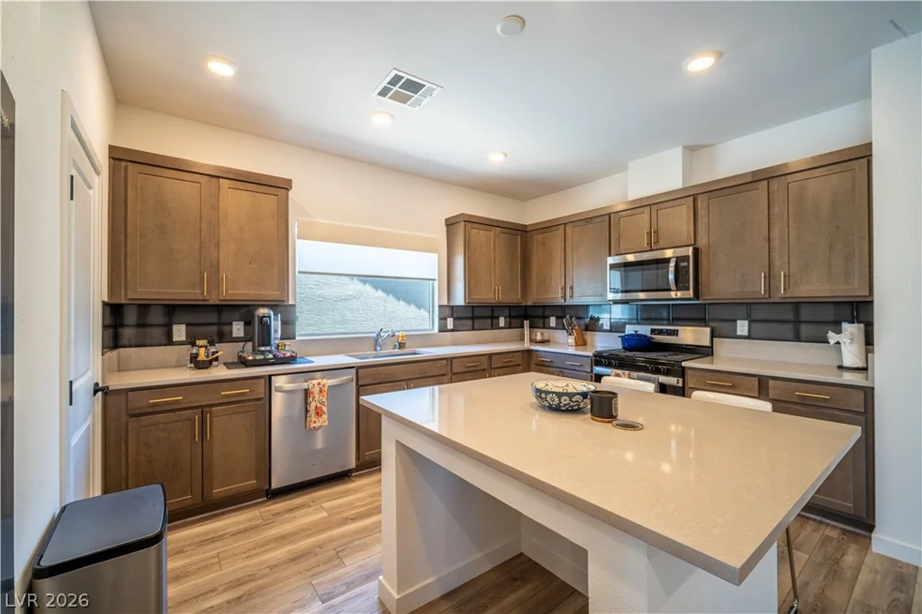 5867 Gossamer Stone, Las Vegas, NV 89141