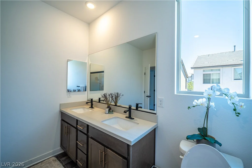5867 Gossamer Stone, Las Vegas, NV 89141