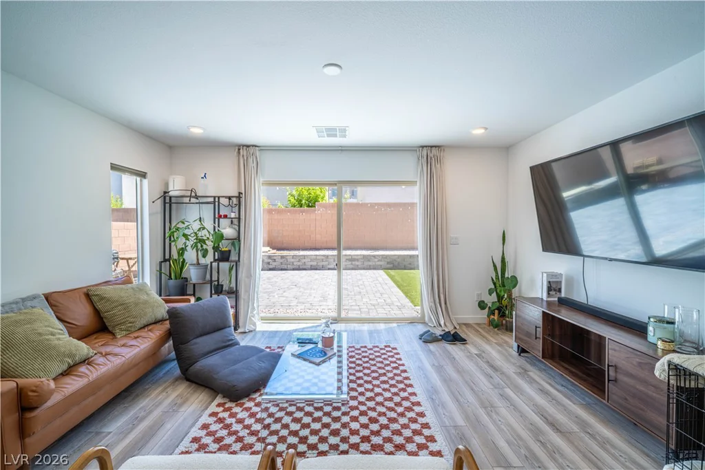 5867 Gossamer Stone, Las Vegas, NV 89141