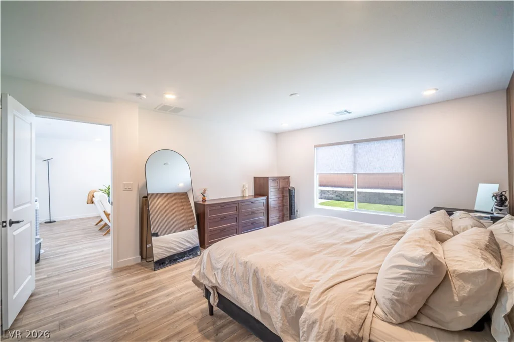 5867 Gossamer Stone, Las Vegas, NV 89141