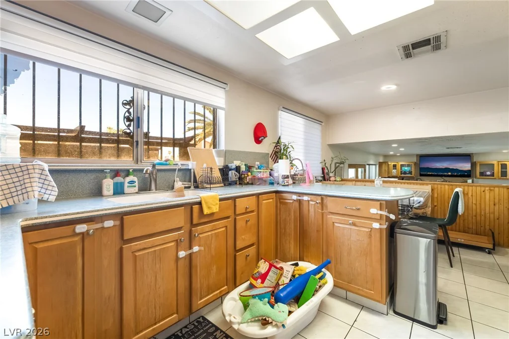 5201 Spencer, Las Vegas, NV 89119
