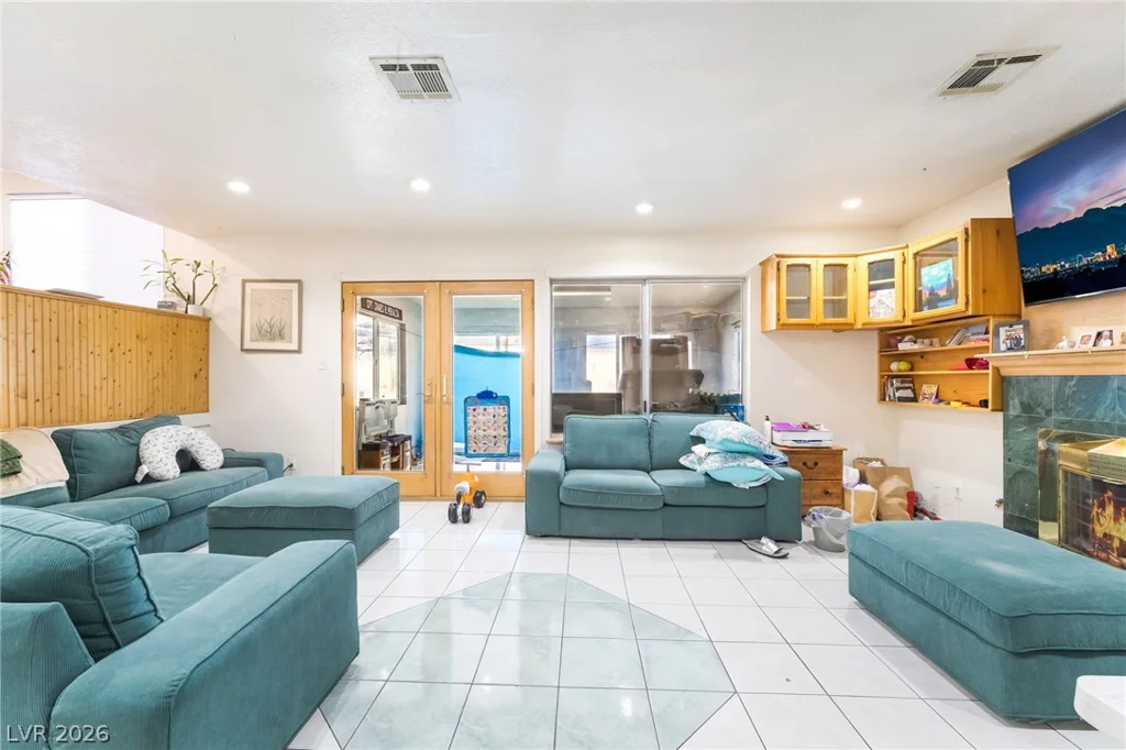5201 Spencer, Las Vegas, NV 89119
