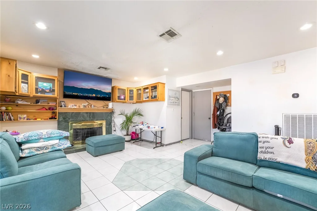 5201 Spencer, Las Vegas, NV 89119