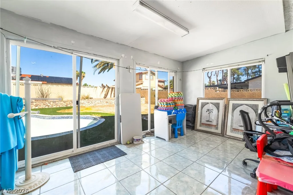 5201 Spencer, Las Vegas, NV 89119