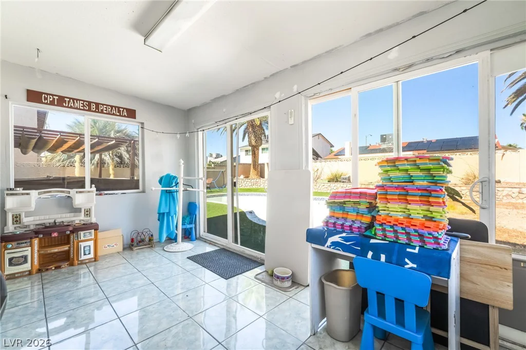 5201 Spencer, Las Vegas, NV 89119