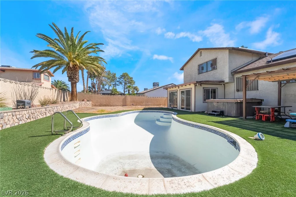 5201 Spencer, Las Vegas, NV 89119