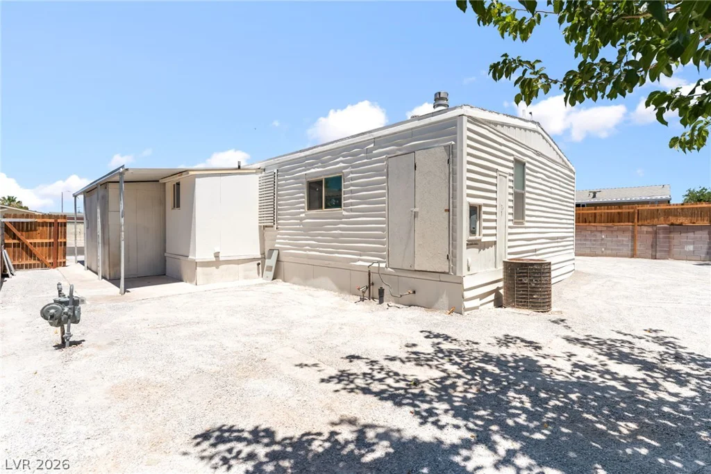 6437 Delphinium, Las Vegas, NV 89108
