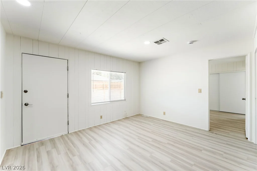 6437 Delphinium, Las Vegas, NV 89108