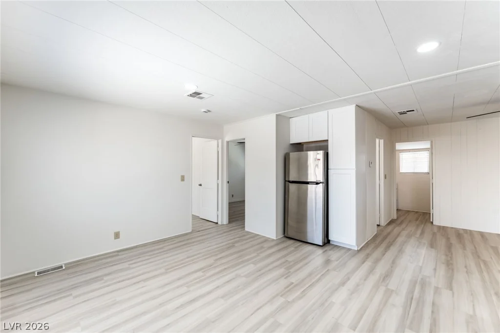 6437 Delphinium, Las Vegas, NV 89108
