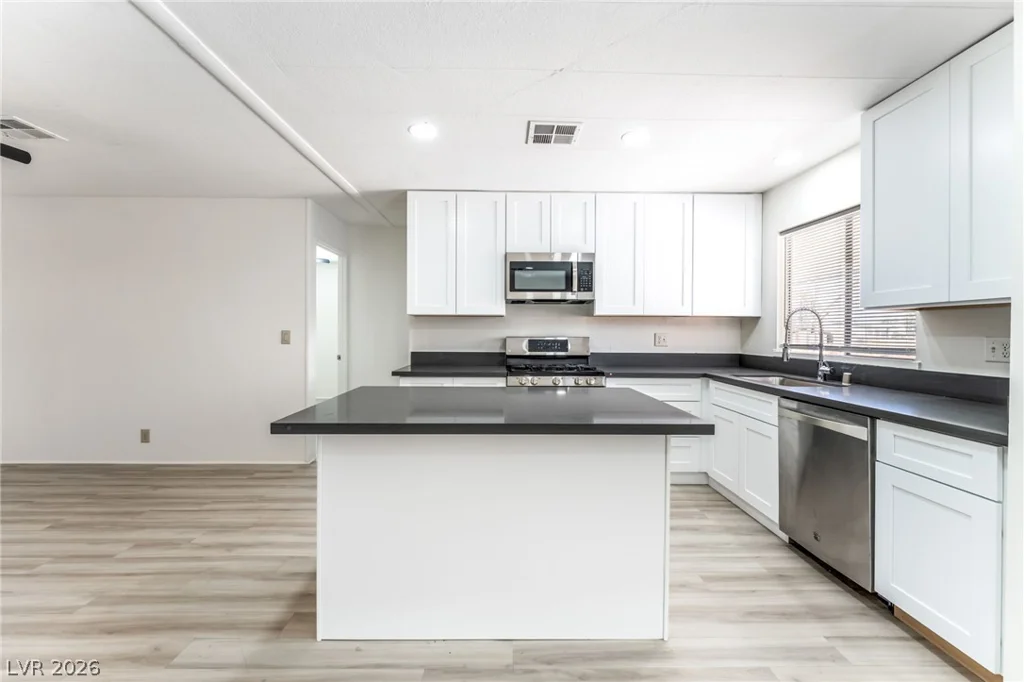 6437 Delphinium, Las Vegas, NV 89108