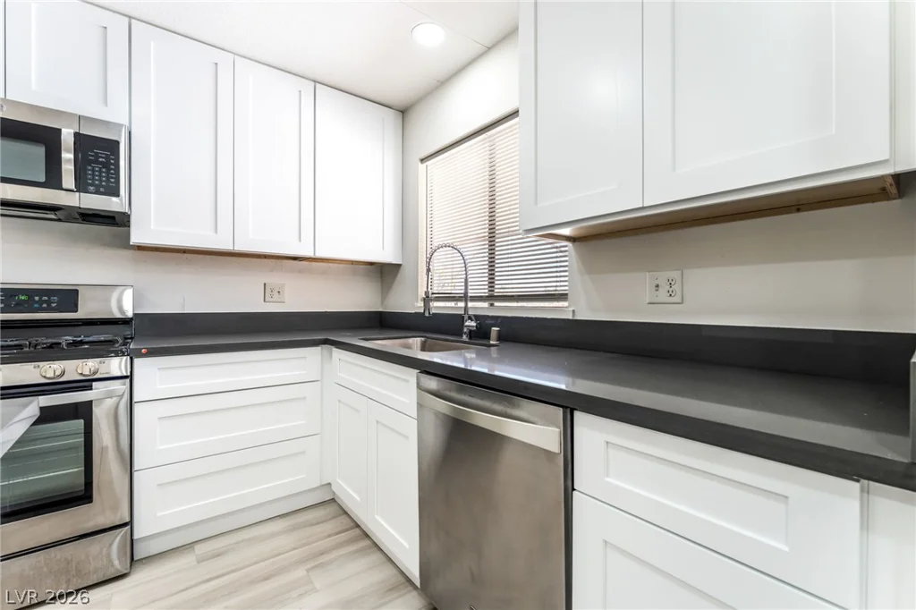6437 Delphinium, Las Vegas, NV 89108