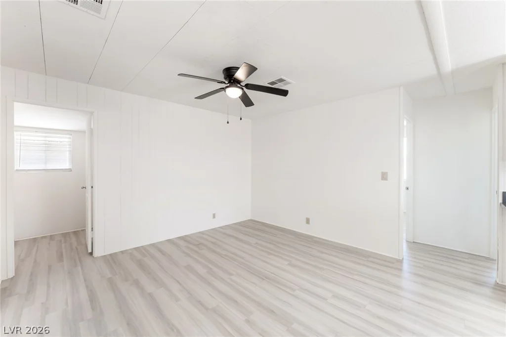 6437 Delphinium, Las Vegas, NV 89108