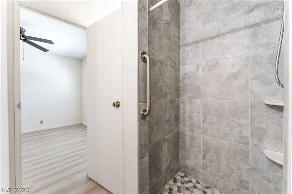 6437 Delphinium, Las Vegas, NV 89108