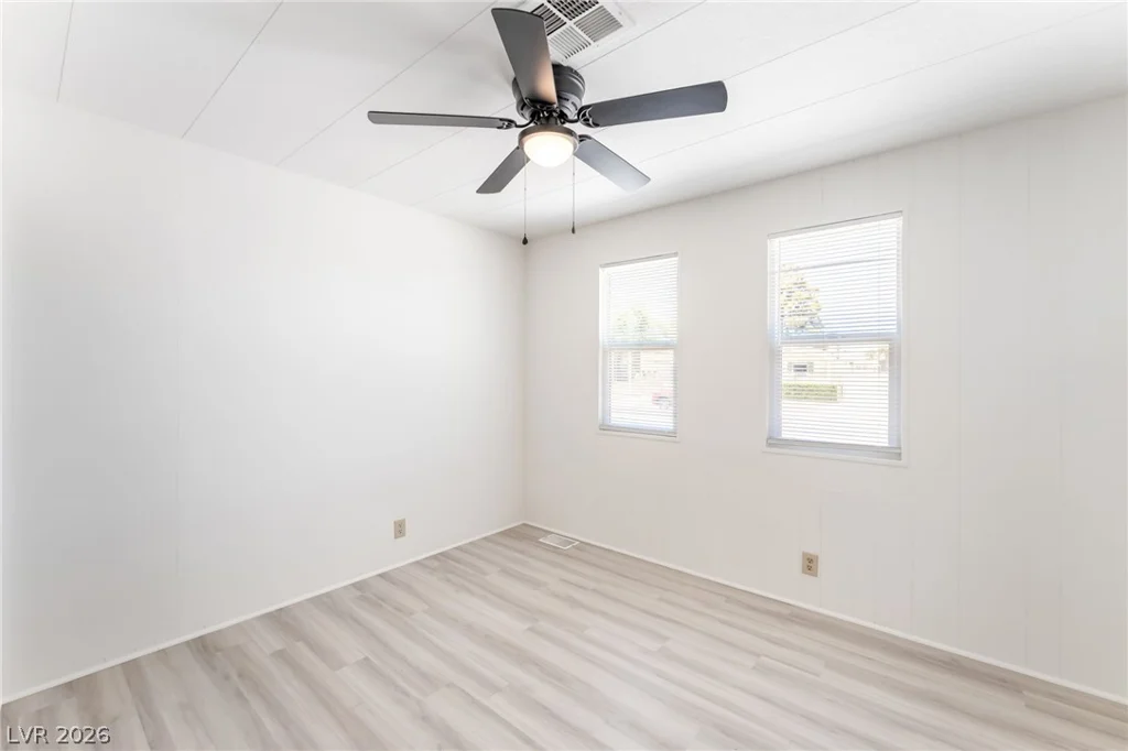 6437 Delphinium, Las Vegas, NV 89108