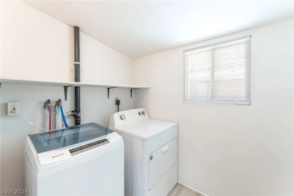 6437 Delphinium, Las Vegas, NV 89108