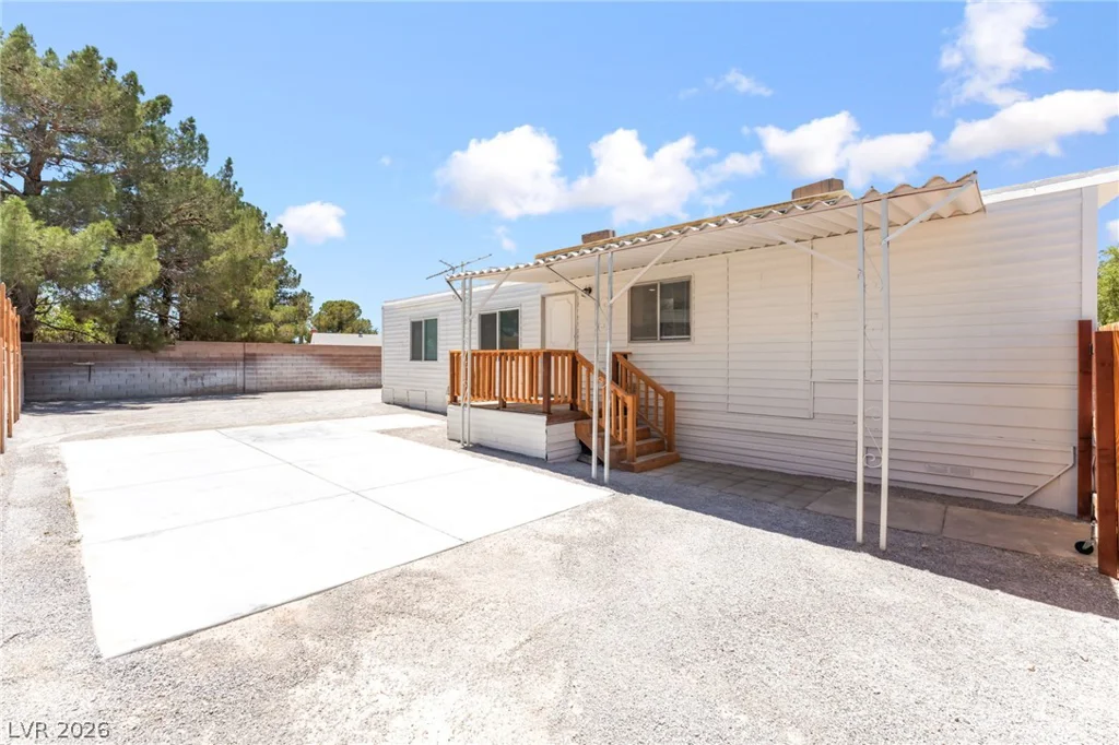 6437 Delphinium, Las Vegas, NV 89108