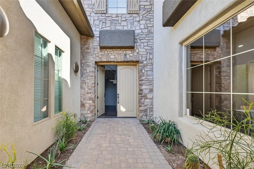 8480 Via De Bellasidra, Las Vegas, NV 89123