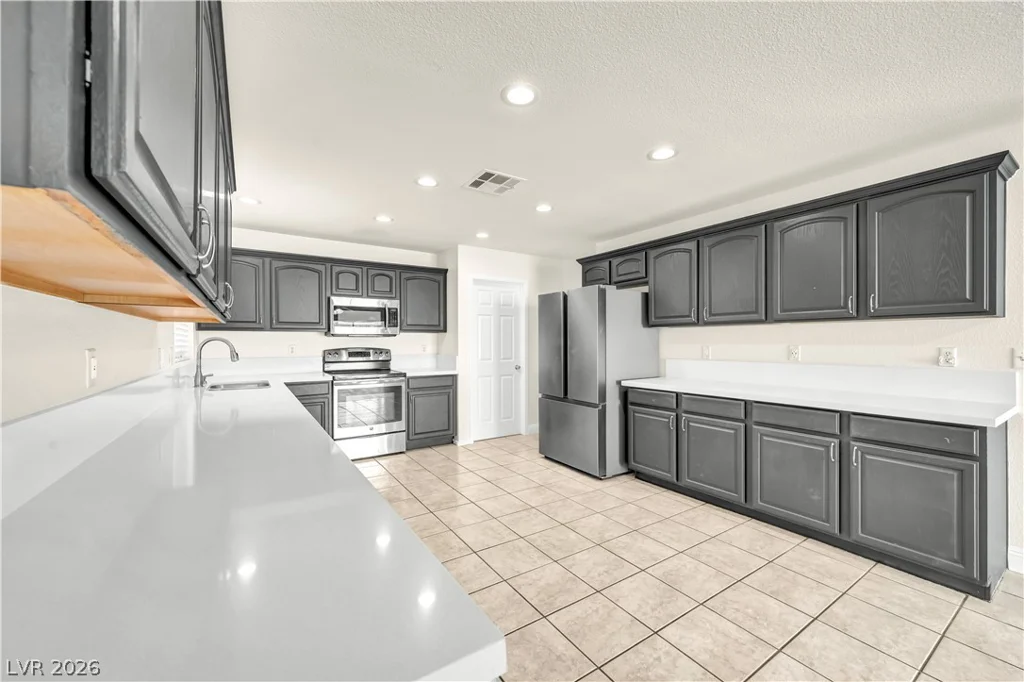 8616 MAJESTIC PINE, Las Vegas, NV 89143