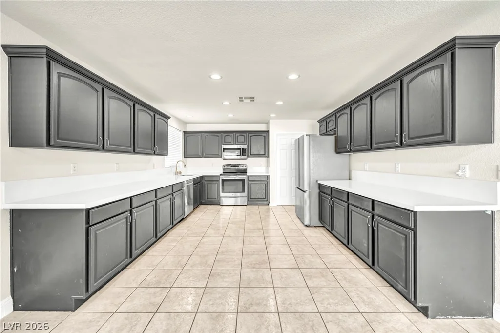 8616 MAJESTIC PINE, Las Vegas, NV 89143