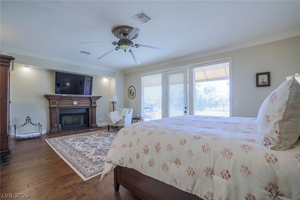 2863 Queens Courtyard, Las Vegas, NV 89109