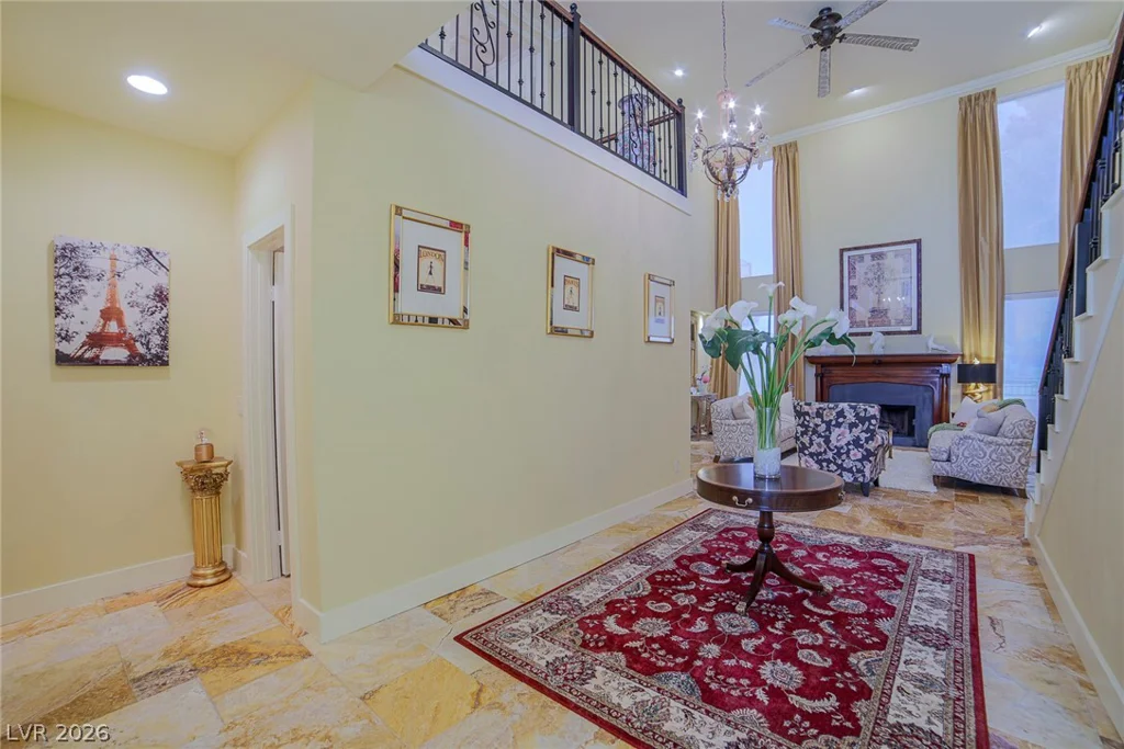 2863 Queens Courtyard, Las Vegas, NV 89109