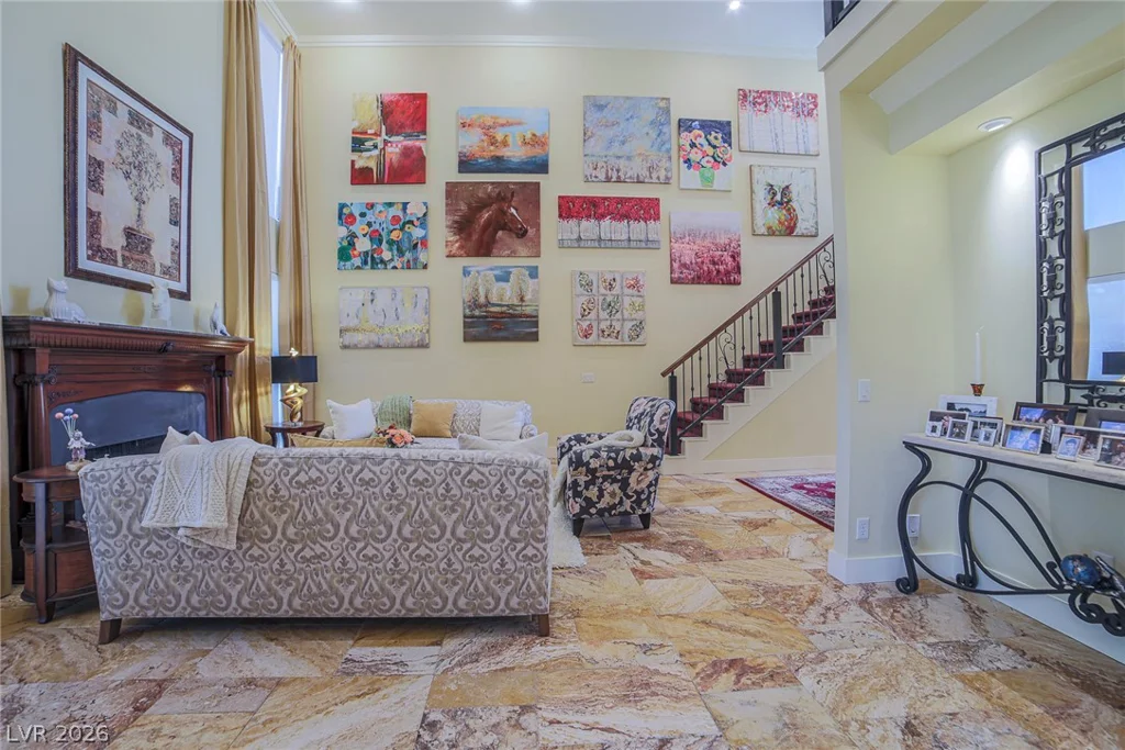 2863 Queens Courtyard, Las Vegas, NV 89109