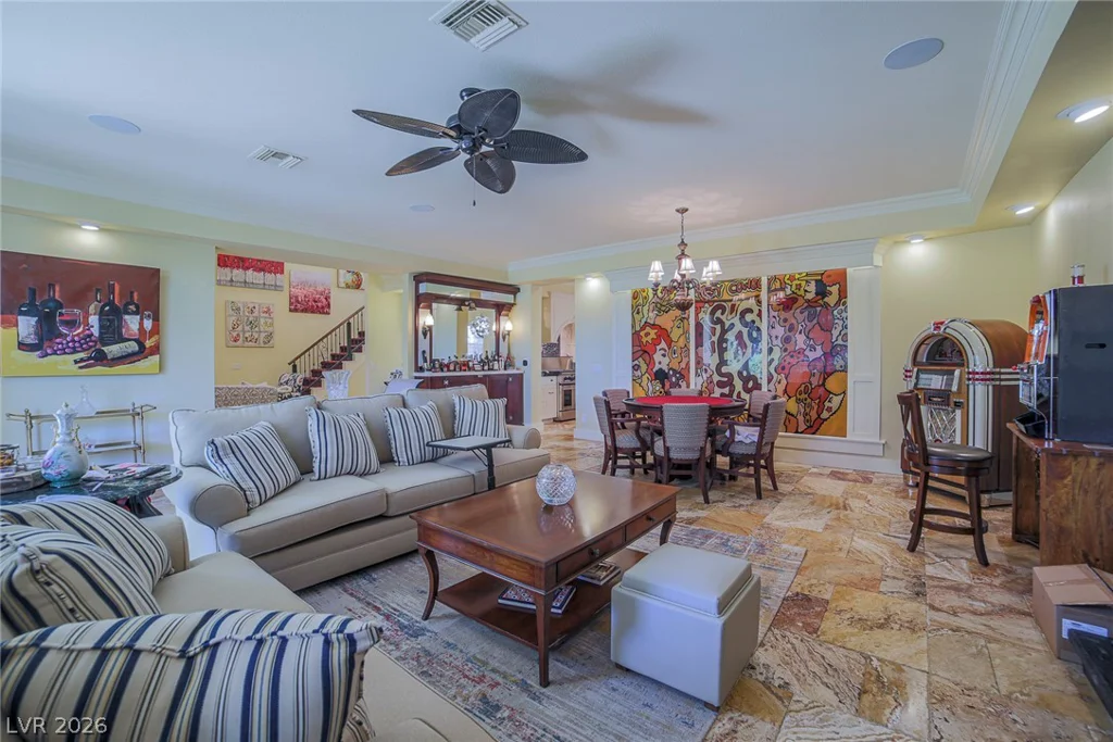 2863 Queens Courtyard, Las Vegas, NV 89109