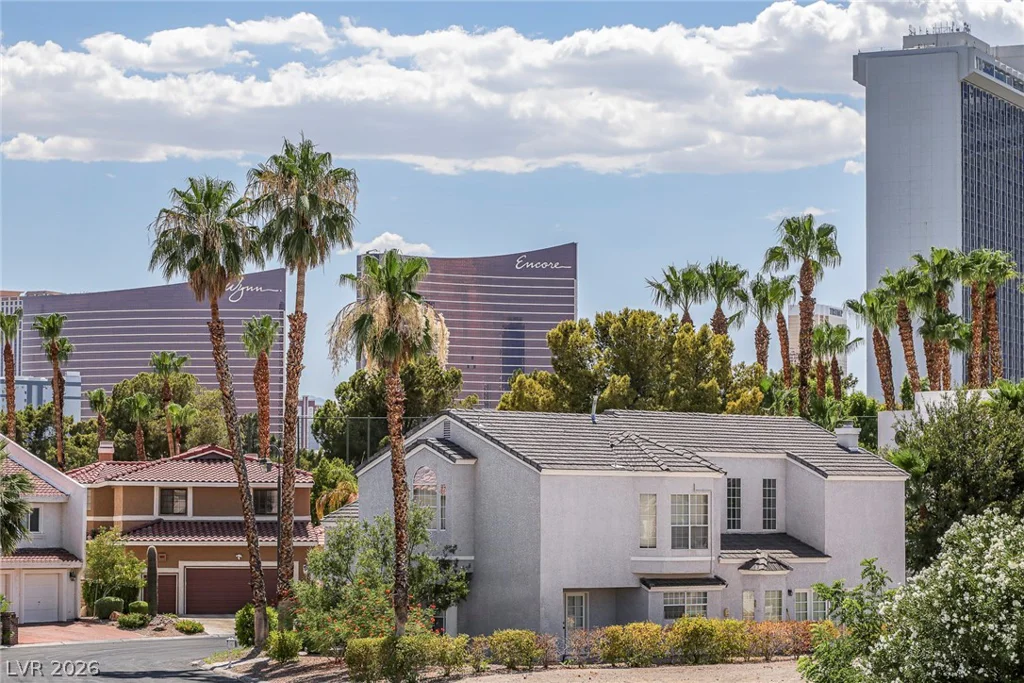 2863 Queens Courtyard, Las Vegas, NV 89109