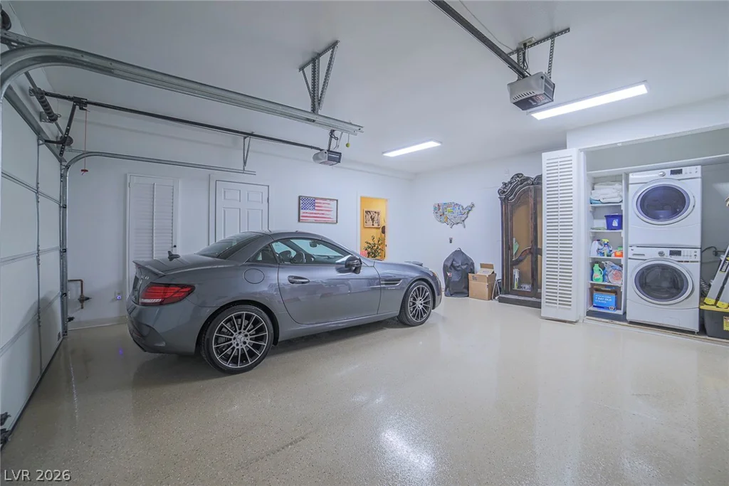 2863 Queens Courtyard, Las Vegas, NV 89109