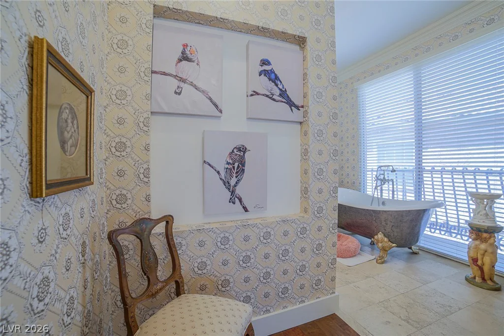 2863 Queens Courtyard, Las Vegas, NV 89109