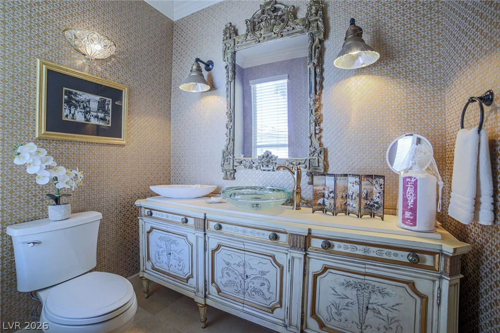 2863 Queens Courtyard, Las Vegas, NV 89109
