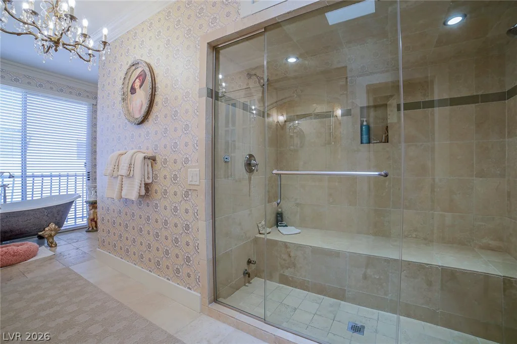2863 Queens Courtyard, Las Vegas, NV 89109
