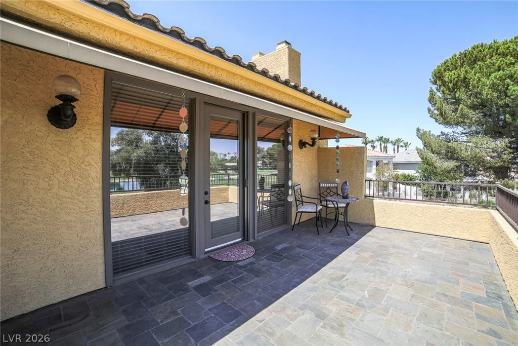 2863 Queens Courtyard, Las Vegas, NV 89109