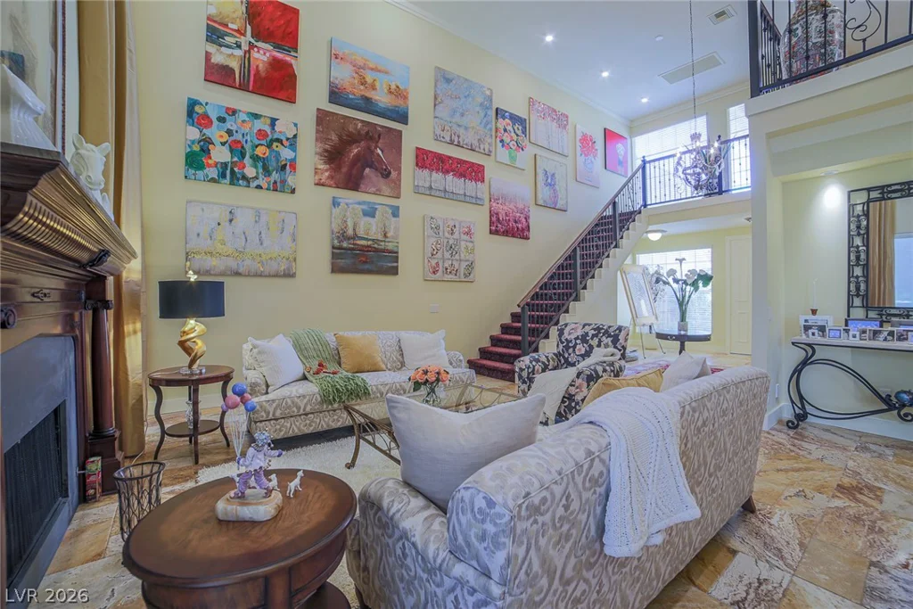 2863 Queens Courtyard, Las Vegas, NV 89109