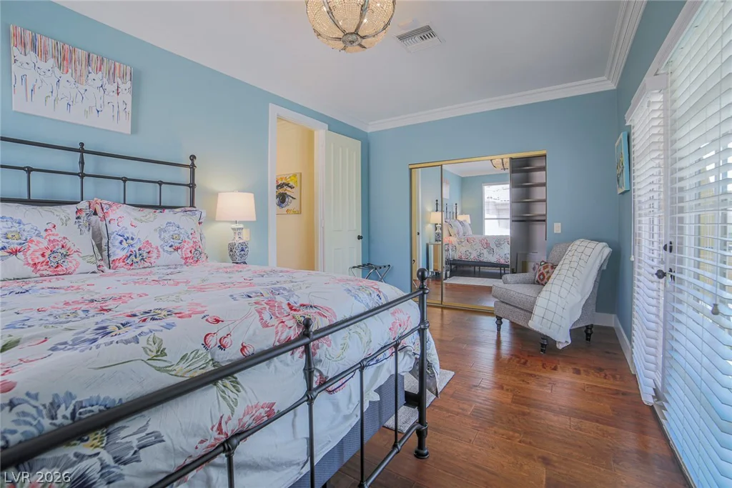 2863 Queens Courtyard, Las Vegas, NV 89109