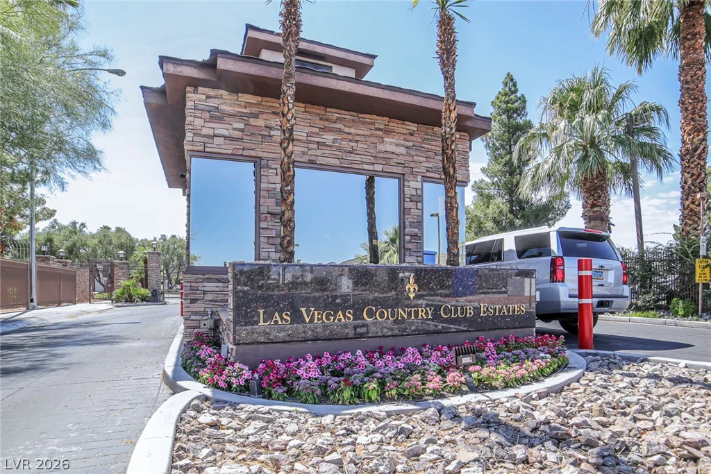 2863 Queens Courtyard, Las Vegas, NV 89109